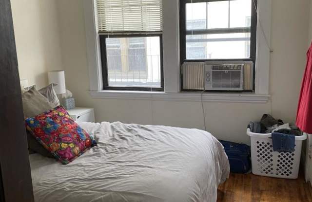 11 Everett Gallery 2