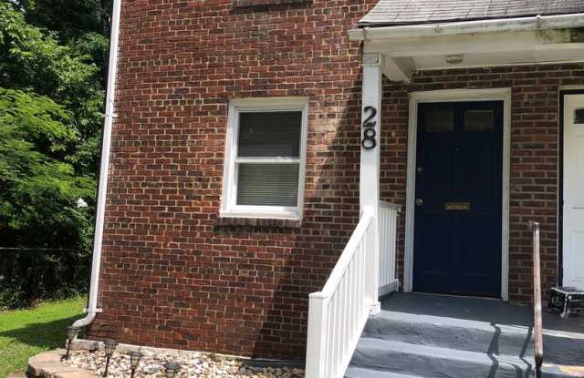 Cozy 2 Bedroom Semi-Attached Home on Quiet Cul-de-Sac! Recently Updated and Freshly Painted! Hardwood Floors! photos photos