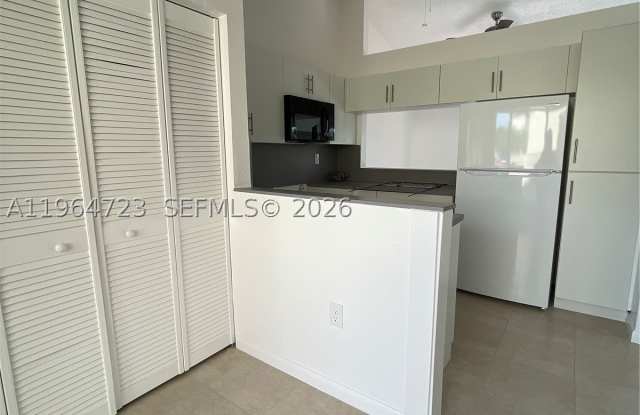1210 San Remo Cir Gallery 4