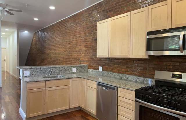 205 New York Ave NW Unit 1 Gallery 2