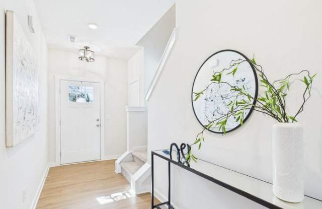 311 Kings Drive Gallery 2