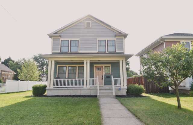 Near Notre Dame A Furnished 2 Story 3 bedroom with 2 car garage - 816 North Hill Street, South Bend, IN 46617
