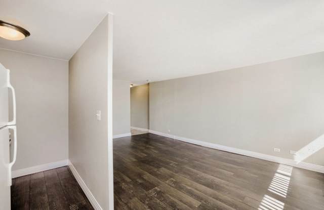 Gorgeous Capital hill studio condo Gallery 4