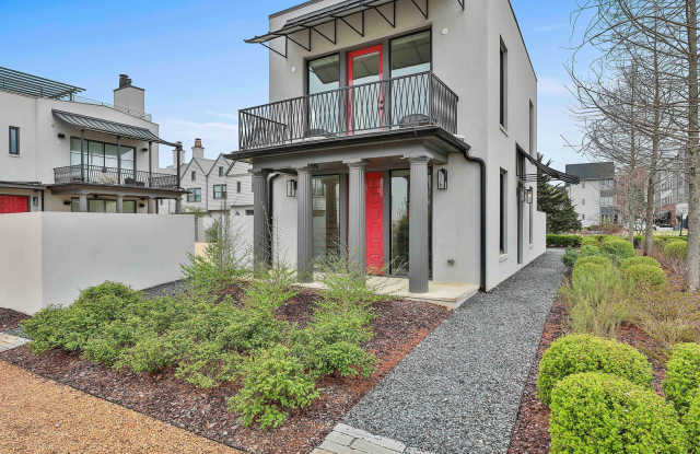 Fully Furnished 1 Bedroom Carriage House in Trilith! Gallery 3