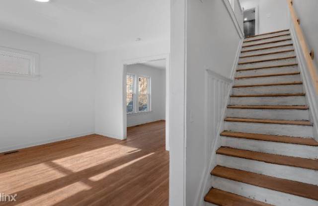 7243 Kercheval Gallery 3