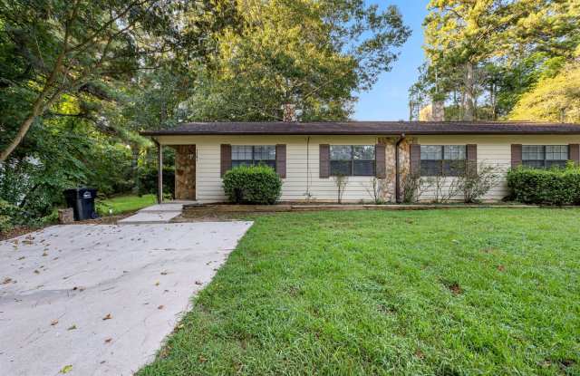 Completely Renovated 2BR Duplex in Convenient Tyrone Location Gallery 3