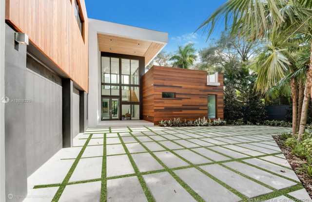 4131 S Douglas Rd  #0 Gallery 2