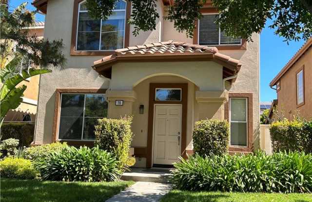 28 Avanzare - 28 Avanzare, Irvine, CA 92606