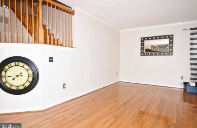 1805 FALLSTAFF CT Gallery 3