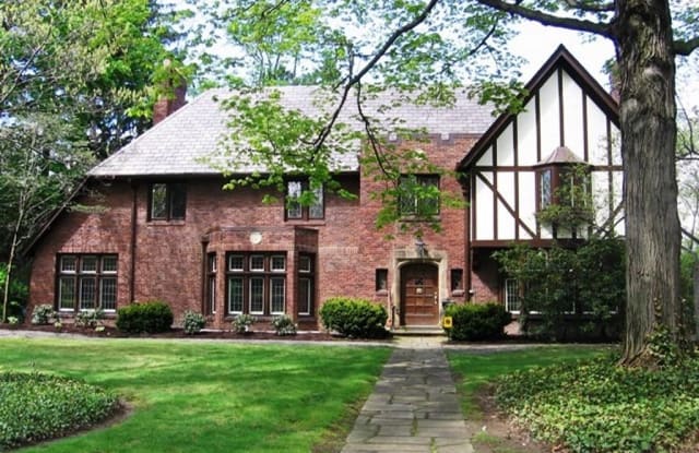 2914 Attleboro Rd - 2914 Attleboro Road, Shaker Heights, OH 44120