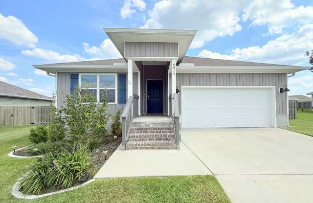 Beautiful 4 Bed/2 Bath Home With 2-Car Garage photos photos