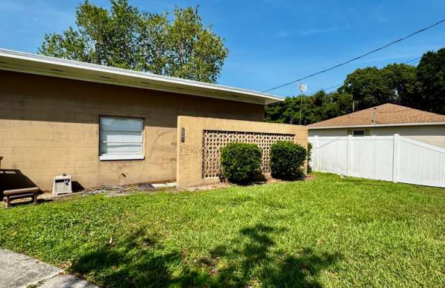 Clean  Cozy Cottage Available photos photos