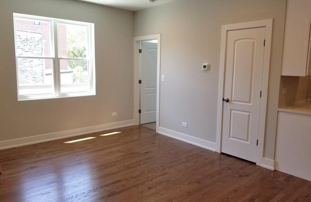 1246 West Chicago Avenue Gallery 3