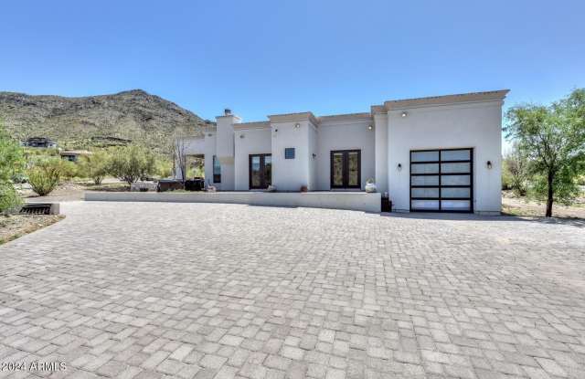 5861 E Cloud Road Gallery 2