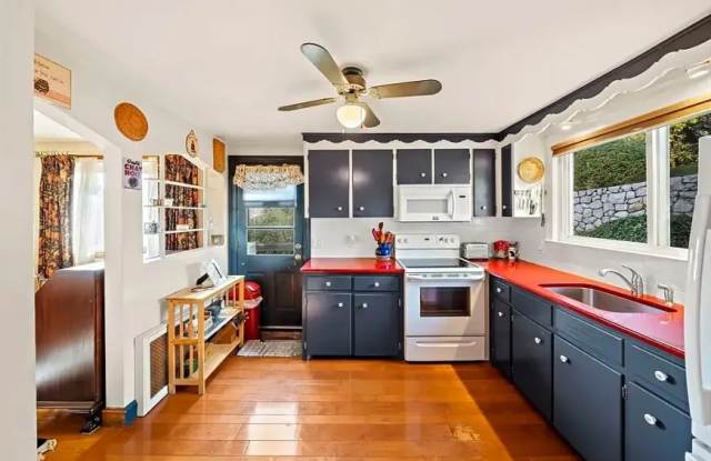 44 Main St. photos photos