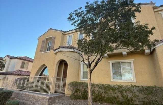 Beautiful Home in Paseos Village in Summerlin West Gallery 1