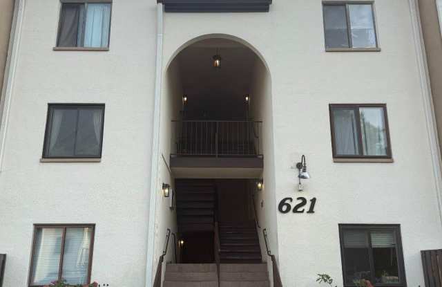 621 CENTER Street Gallery 1