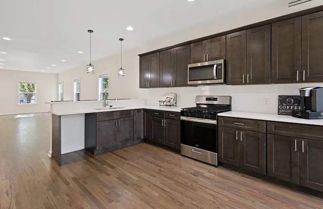 Great 4BR 3.5 Bath in Nashville Gallery 3