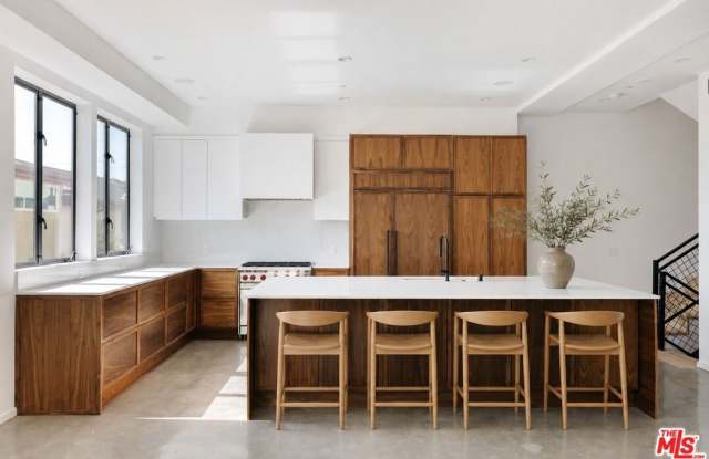1628 1/2 Micheltorena St Gallery 2