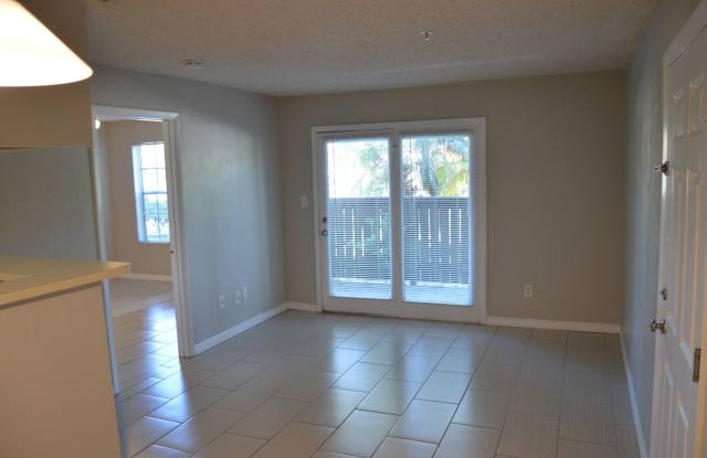 1 Bedroom/1 bathroom 1st Floor condo with TILE FLOORS $1200.00 per month - 208 Afton Square, Altamonte Springs, FL 32714