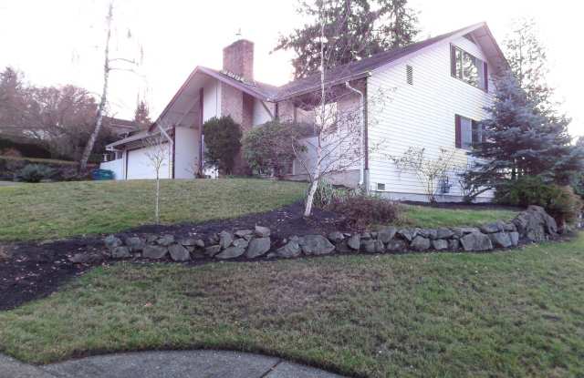 Updated  HUGE 5-Bedroom Home in Desirable Twin Lakes Neighborhood! - 3815 Southwest 326th Street, Federal Way, WA 98023
