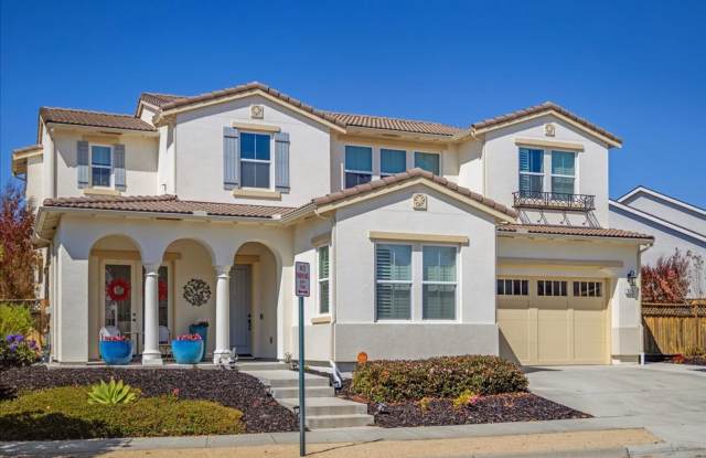 Spacious 4-Bedroom Marina Home with Loft & Large Backyard in Sea Haven, Marina photos photos