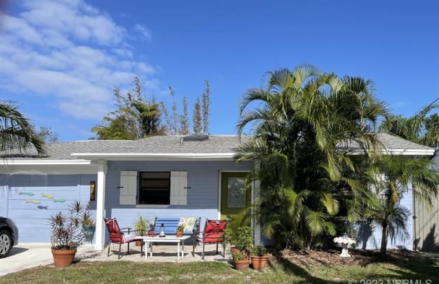 504 Oakwood Avenue - 504 Oakwood Avenue, New Smyrna Beach, FL 32169