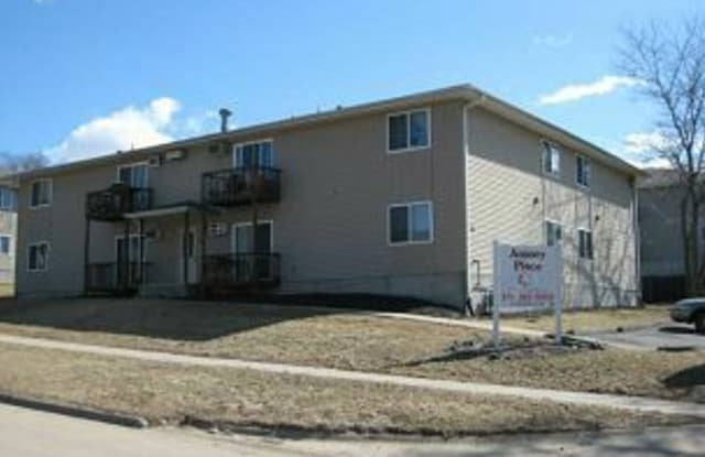 16 Aossey Lane Southwest - 16 Aossey Lane Southwest, Cedar Rapids, IA 52404