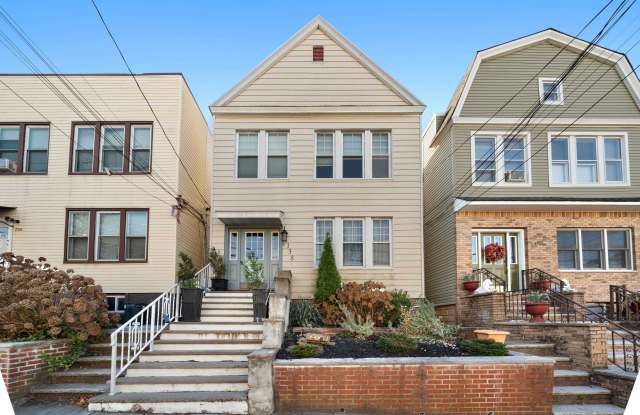 138 WEST 30TH ST - 138 West 30th Street, Bayonne, NJ 07002