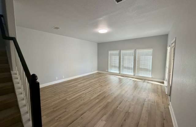 23939 STATELY OAKS Gallery 4