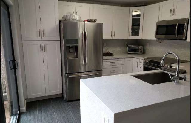 4722 Southwest 67th Avenue photos photos