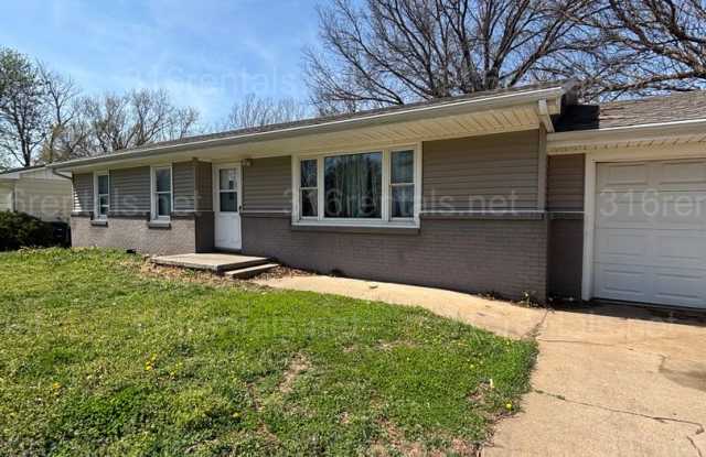 3 bed 1 bath house available NOW! photos photos