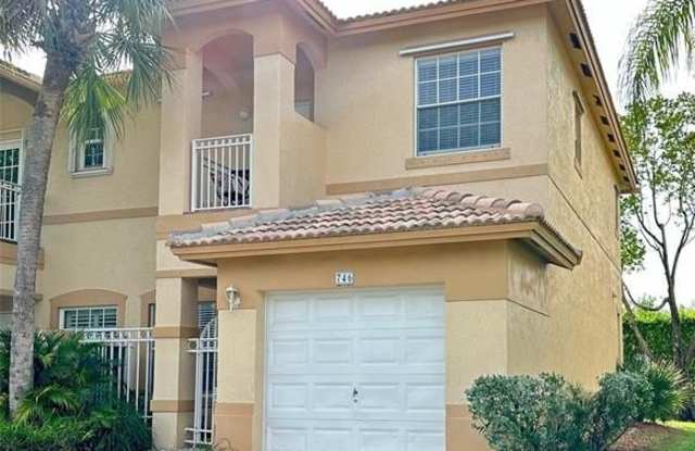 746 NW 170th Ter photos photos