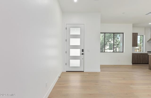 1625 E Lamar Road Gallery 4