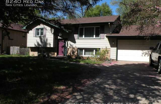 8240 Red Oak Drive Gallery 3