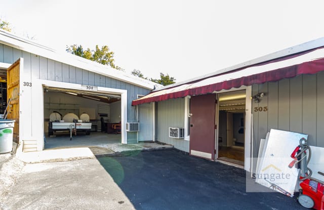 200 Warren Rd, Unit 303-304 - 200 West Warren Road, Cockeysville, MD 21030