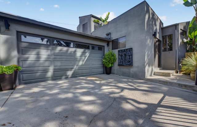 Beautiful 3 Bedroom Family/Entertainers Paradise photos photos
