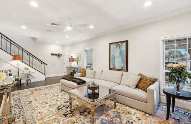 STUNNING 3-BEDROOM ALAMO HEIGHTS TOWNHOME photos photos