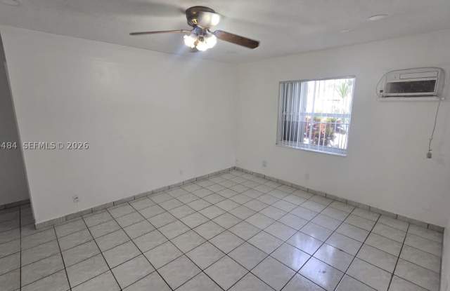1118 NE 2nd Ct Gallery 3