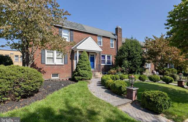 11 DOWLING AVENUE photos photos