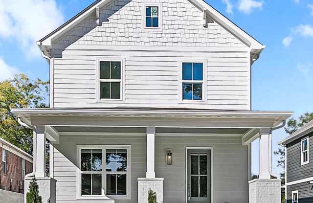 139 W Deaderick St - 139 West Deaderick Street, Jackson, TN 38301