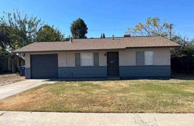 Recently remodeled home! Just listed! - 517 South Q Street, Tulare, CA 93274