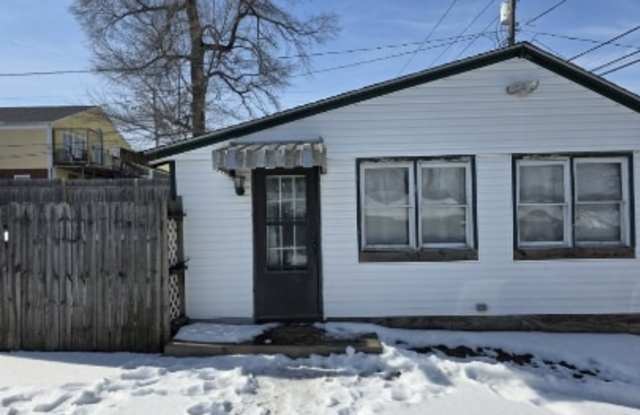 48 1/2 E Main LC Gallery 1