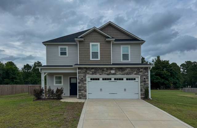 Beautiful 3 Bed 2.5 Bath Home in Raeford photos photos