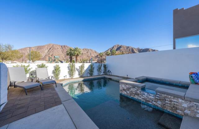 53445 Eisenhower Drive Gallery 3