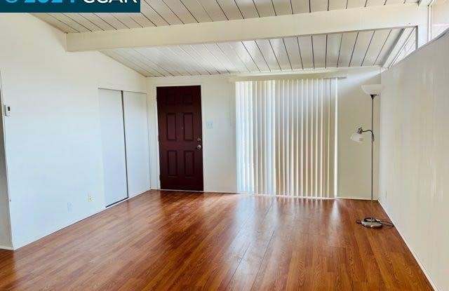 17 Valla Ct. Gallery 2