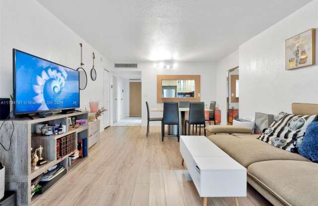 3401 N Country Club Dr photos photos