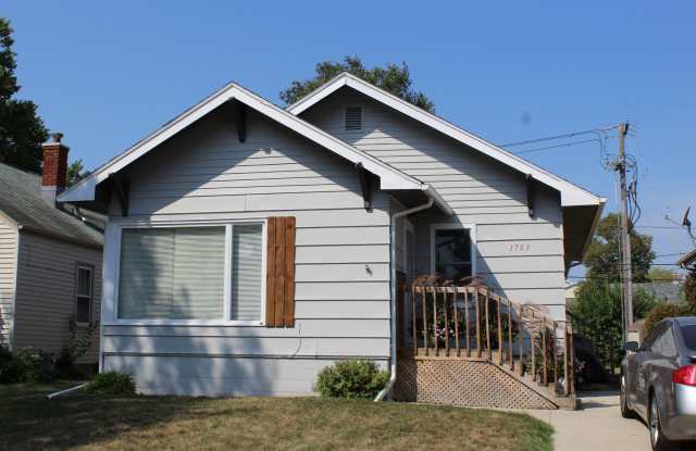 Come home to this peaceful single family home! Gallery 1