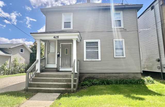 405 West Racine Street - Lower Gallery 1
