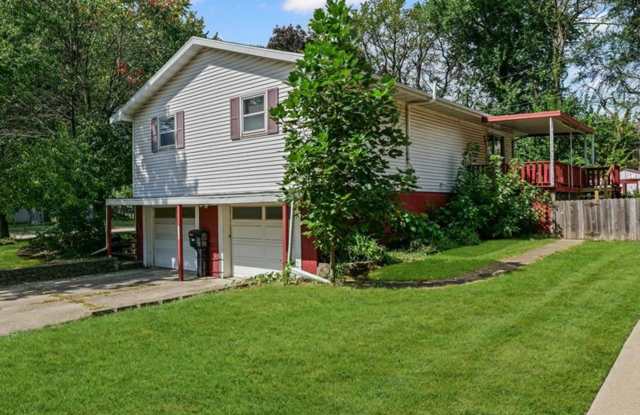 See  Sign in 48 Hours: Get a $200 Move-In Credit + $65 App Fee Waived! - 1230 Searle Drive, Normal, IL 61761